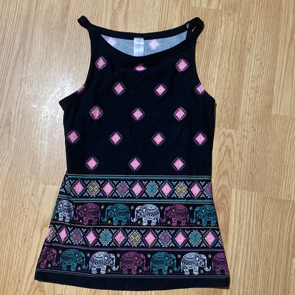 Top with elephant design - Picture 1 of 2